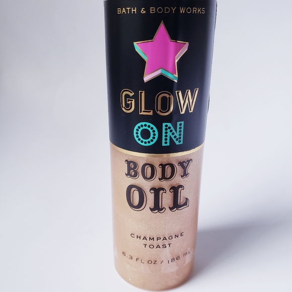 Bath and Body Works Glow On Body Oil - Picture 3 of 6